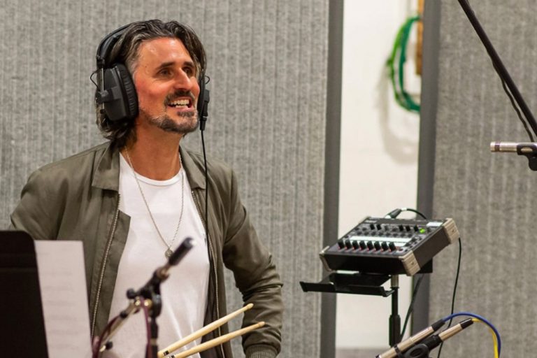 alex reeves drummer on tour